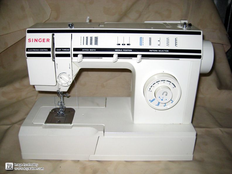 Singer Electronic Sewing Machine